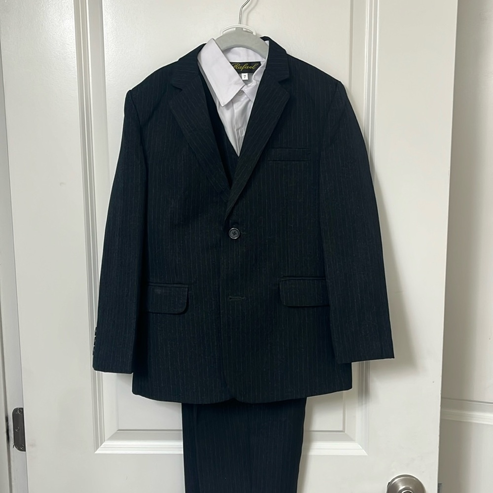 Rafael Suit- Size 7